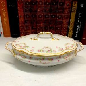 O515 Vintage Haviland Covered Vegetable Bowl